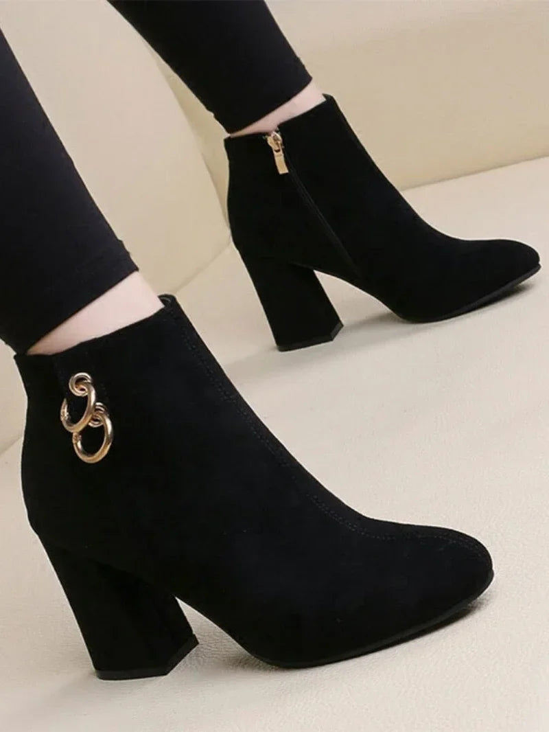 Bota com Salto All Black Aurora