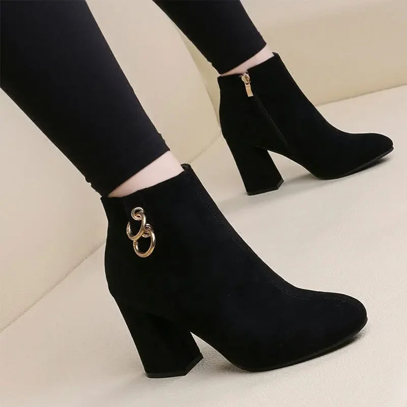 Bota com Salto All Black Aurora